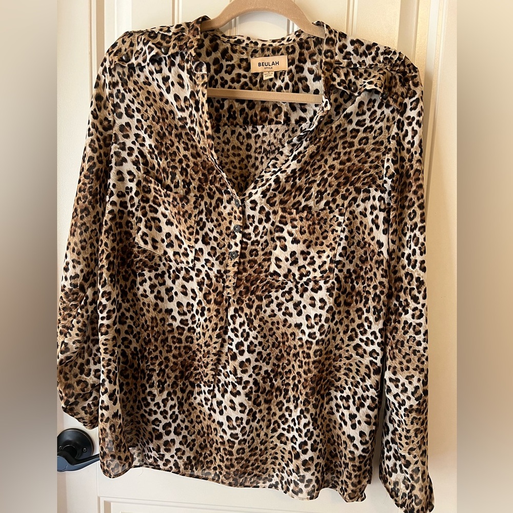 Beulah leopard print blouse size small